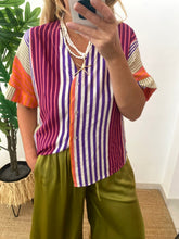 Carregar imagem no visualizador da galeria, Camisa riscas roxo e laranja
