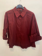Carregar imagem no visualizador da galeria, Camisa lisa folho em baixo Bordeaux
