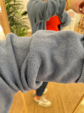 Carregar imagem no visualizador da galeria, Casaco de malha oversize azul
