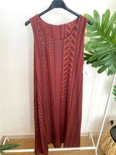Carregar imagem no visualizador da galeria, Vestido comprido malha fria savana Bordeaux
