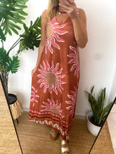 Carregar imagem no visualizador da galeria, Vestido comprido malha fria sol tijolo e rosa

