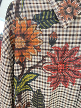 Carregar imagem no visualizador da galeria, Camisa quadrados e flores  preto
