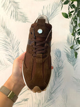 Carregar imagem no visualizador da galeria, Ténis castanhos Ruika
