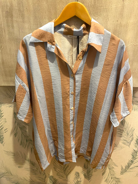 Camisa oversize padrão riscas azul claro