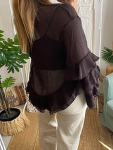 Carregar imagem no visualizador da galeria, Blusa crop chiffon chocolate
