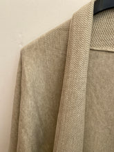 Carregar imagem no visualizador da galeria, Kimono de malha beje
