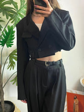 Carregar imagem no visualizador da galeria, Blazer crop preto
