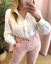 Carregar imagem no visualizador da galeria, Camisa corações rosa
