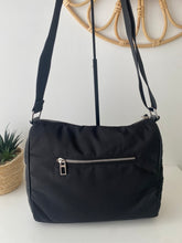 Carregar imagem no visualizador da galeria, Mala de ombro nylon preto Don Algodon
