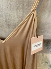Carregar imagem no visualizador da galeria, Vestido acetinado alças finas camel
