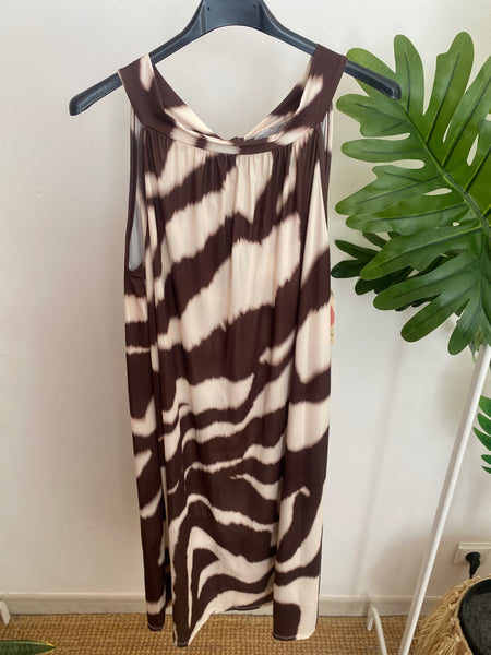 Vestido midi malha fria halter castanho e branco