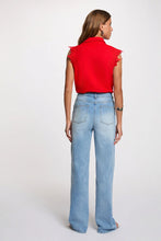 Carregar imagem no visualizador da galeria, Blusa Morgan detalhe renda vermelho
