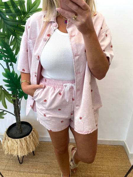 Conjunto camisa e calções morangos 🍓