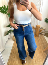 Carregar imagem no visualizador da galeria, Top alças branco Vila
