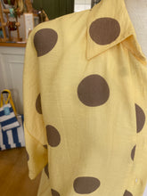 Carregar imagem no visualizador da galeria, Camisa oversize padrão bolas amarelo
