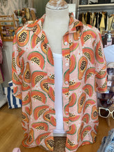 Carregar imagem no visualizador da galeria, Camisa oversize padrão papaias grande
