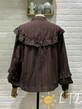 Carregar imagem no visualizador da galeria, Camisa castanha folhos
