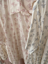 Carregar imagem no visualizador da galeria, Camisa estampa fine flower
