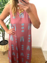 Carregar imagem no visualizador da galeria, Vestido comprido malha fria sardinhas e conchas rosa
