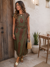 Carregar imagem no visualizador da galeria, Conjunto de blusa e saia verde
