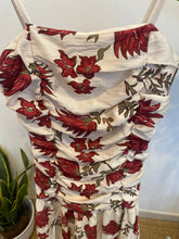 Carregar imagem no visualizador da galeria, Vestido Salamanca estampa flores branco
