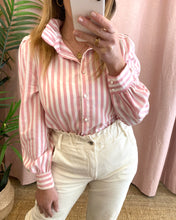 Carregar imagem no visualizador da galeria, Camisa riscas rosa
