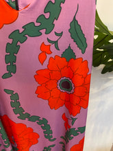 Carregar imagem no visualizador da galeria, Vestido comprido malha fria estampa papoilas lilás
