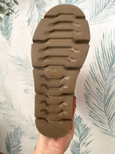 Carregar imagem no visualizador da galeria, Botas Cubanas Dolly camel
