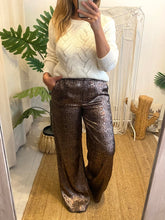 Carregar imagem no visualizador da galeria, Calças padrão cobra brilho Morgan
