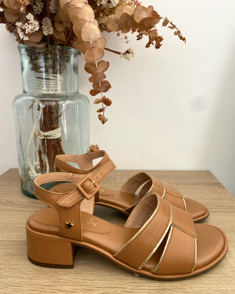 Sandália Dalila camel Cubanas