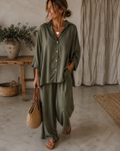 Carregar imagem no visualizador da galeria, Camisa acetinada oversize     Verde seco
