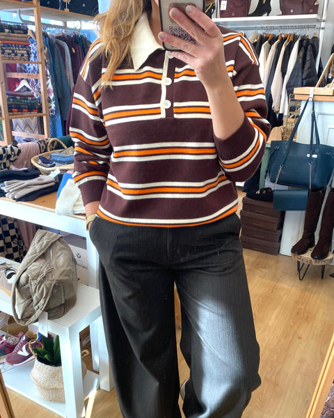 Polo de malha risca castanho e laranja