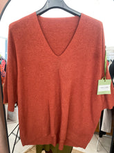 Carregar imagem no visualizador da galeria, Camisola de malha oversize tijolo
