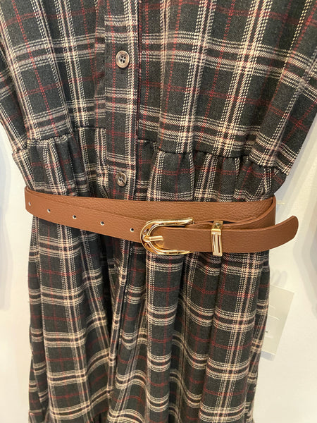 Vestido camisa quadrados com cinto cinza escuro