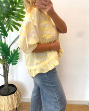 Carregar imagem no visualizador da galeria, Camisa riscas amarelo
