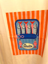 Carregar imagem no visualizador da galeria, T-shirt branca lata sardinhas
