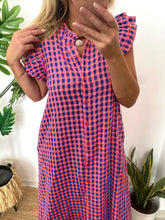 Carregar imagem no visualizador da galeria, Vestido vichy folho manga rosa e azul

