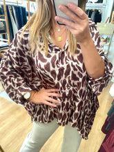 Carregar imagem no visualizador da galeria, Camisa túnica oversize padrão leopardo Smf
