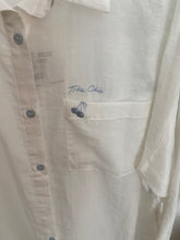 Carregar imagem no visualizador da galeria, Camisa bordado cerejas branco
