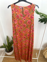 Carregar imagem no visualizador da galeria, Vestido comprido malha fria flores laranja e rosa
