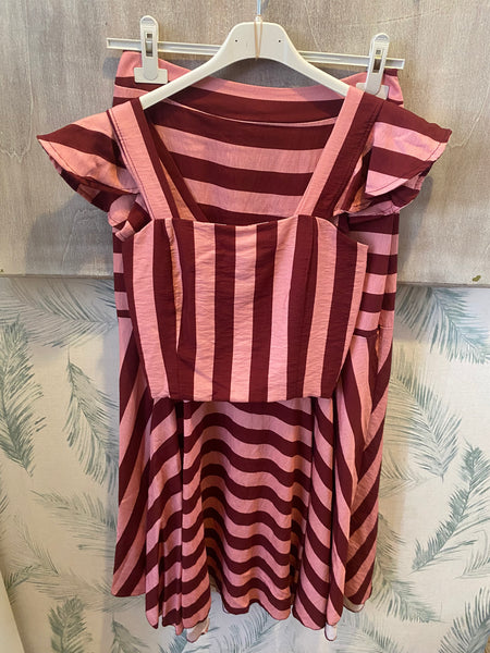 Conjunto de top e saia riscas rosa e Bordeaux