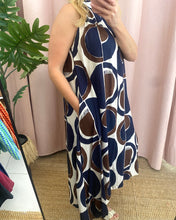 Carregar imagem no visualizador da galeria, Vestido halter azul marinho
