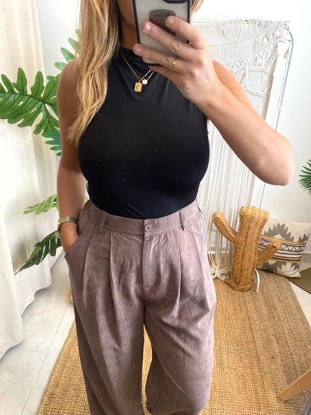 Top meia gola preto Vila