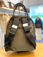 Carregar imagem no visualizador da galeria, Mochila nylon kaki Don Algodon
