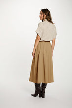 Carregar imagem no visualizador da galeria, Camisola de malha beje Morgan
