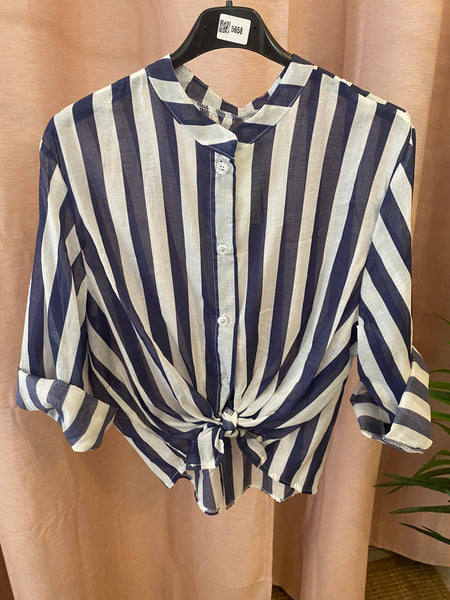 Camisa riscas azul e branco