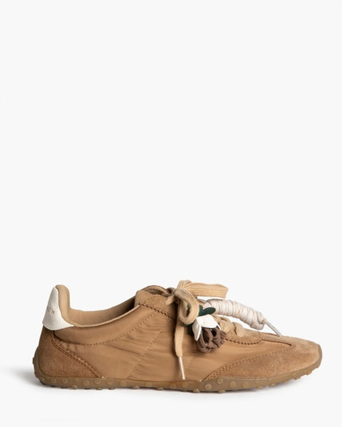 Ténis Corina nylon berloques camel