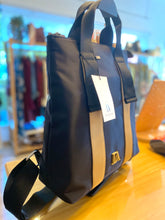 Carregar imagem no visualizador da galeria, Mochila nylon preto/camel Don Algodon

