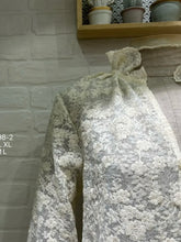 Carregar imagem no visualizador da galeria, Camisa pérola bordada
