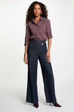 Carregar imagem no visualizador da galeria, Blusa Morgan quadradinhos Bordeaux brilhantes
